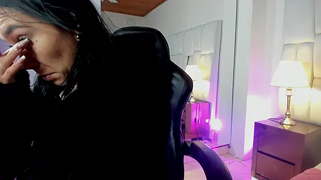 Snapshot of ginebra_ness chatting on 01/20/25, 12:07 ginebra ness online show from 01/20/25, 12:07