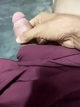 Snapshot of volcanrey chatting on 11/17/25, 02:39 volcanrey online show from 11/17/25, 02:39