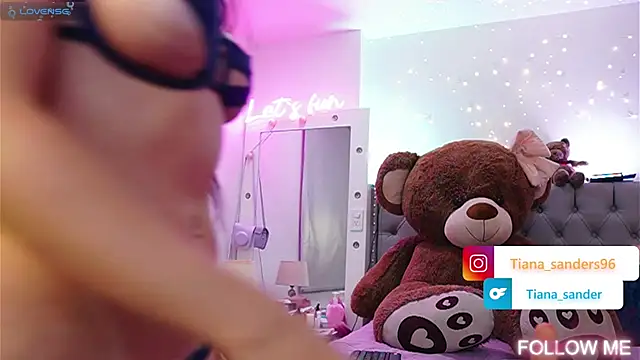 Tiana sanders online show from 02/13/25, 04:54