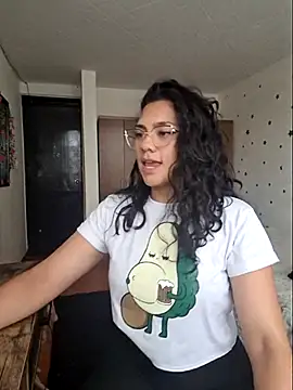 Snapshot of Thaliacooper_ chatting on 11/07/25, 06:19 Thaliacooper online show from 11/07/25, 06:19