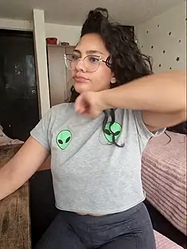 Thaliacooper  online show from 02/10/26, 05:06