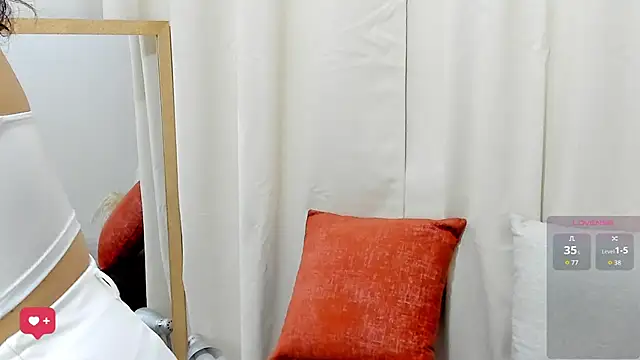 Snapshot of _AllisonSweet_ chatting on 11/15/25, 10:04 AllisonSweet online show from 11/15/25, 10:04