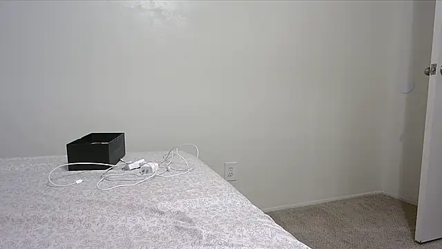 QueenLolaX online show from 11/03/25, 06:36