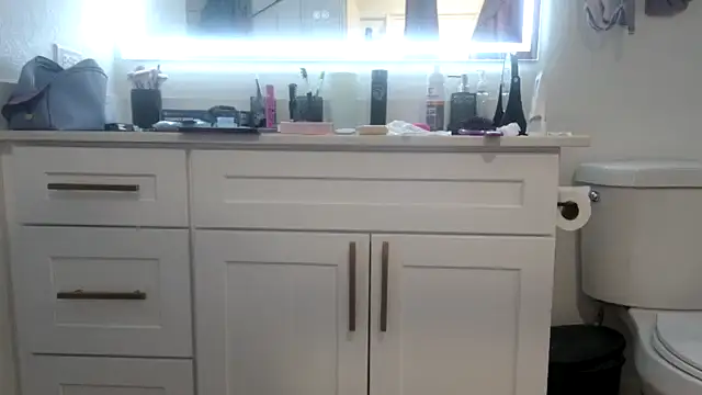 QueenLolaX online show from 04/18/26, 04:27