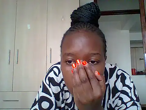 Snapshot of Oliviia_ chatting on 10/14/25, 05:52 Oliviia  online show from 10/14/25, 05:52