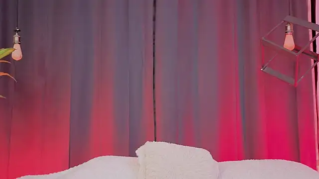 Snapshot of Megan_Do_Santos chatting on 10/22/25, 08:19 Megan Do Santos online show from 10/22/25, 08:19