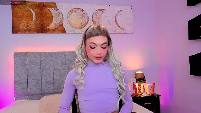 Snapshot of Megan_Do_Santos chatting on 10/24/25, 03:52 Megan Do Santos online show from 10/24/25, 03:52