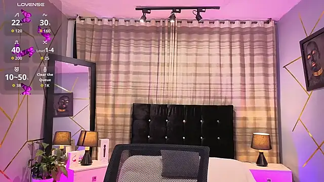 Snapshot of Megan_Do_Santos chatting on 11/06/25, 08:43 Megan Do Santos online show from 11/06/25, 08:43