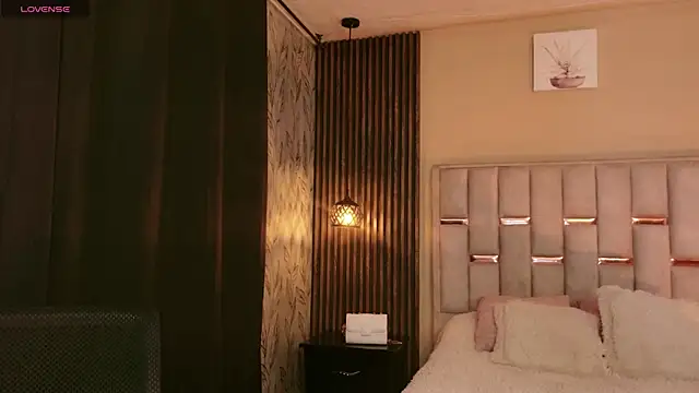 Snapshot of Megan_Do_Santos chatting on 01/15/26, 02:43 Megan Do Santos online show from 01/15/26, 02:43