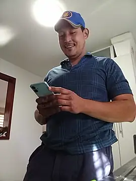 Snapshot of Zordomud0 chatting on 02/14/26, 04:15 Zordomud0 online show from 02/14/26, 04:15