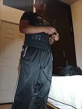 Snapshot of Zordomud0 chatting on 02/18/26, 02:07 Zordomud0 online show from 02/18/26, 02:07