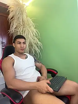 Snapshot of angel_adamx chatting on 12/21/25, 06:09 angel adamx online show from 12/21/25, 06:09