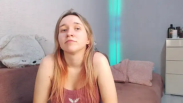 lovely hayley online show from 12/20/25, 10:39