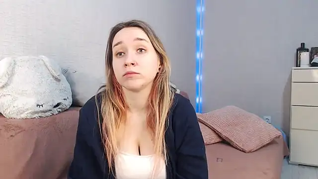 lovely hayley online show from 02/02/26, 09:35