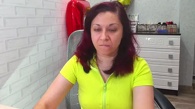 Snapshot of TeasyLana chatting on 03/18/25, 04:04 TeasyLana online show from 03/18/25, 04:04