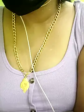 Snapshot of Aishu-tamil09 chatting on 12/15/24, 06:26 Aishu-tamil09 online show from 12/15/24, 06:26