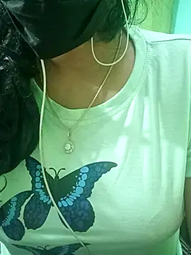 Snapshot of Aishu-tamil09 chatting on 02/14/25, 07:44 Aishu-tamil09 online show from 02/14/25, 07:44