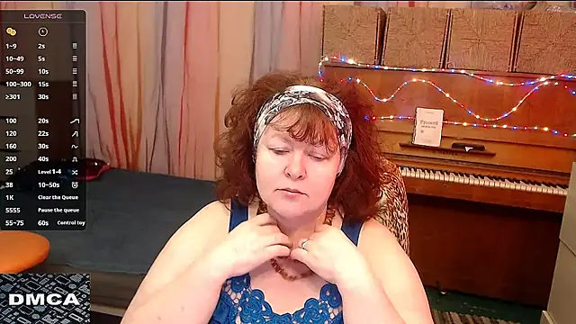 Snapshot of RoseRed69 chatting on 03/07/25, 04:35 RoseRed69 online show from 03/07/25, 04:35