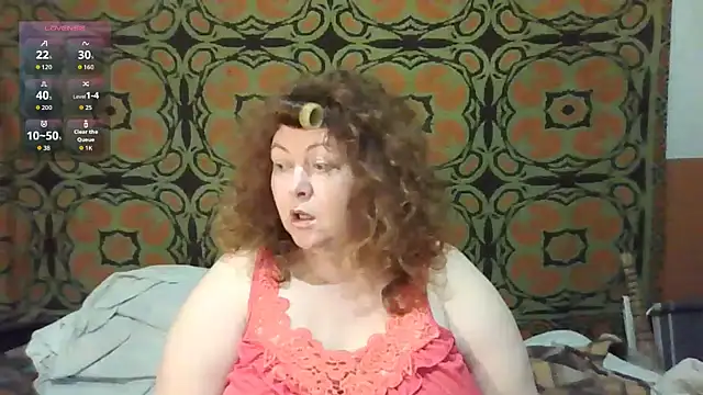 Snapshot of RoseRed69 chatting on 10/17/25, 01:42 RoseRed69 online show from 10/17/25, 01:42