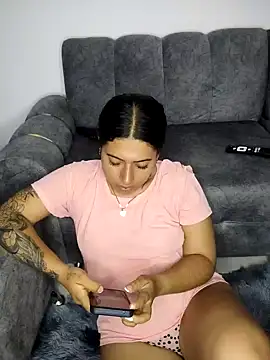 Snapshot of caro_sweett chatting on 12/18/24, 04:06 caro sweett online show from 12/18/24, 04:06