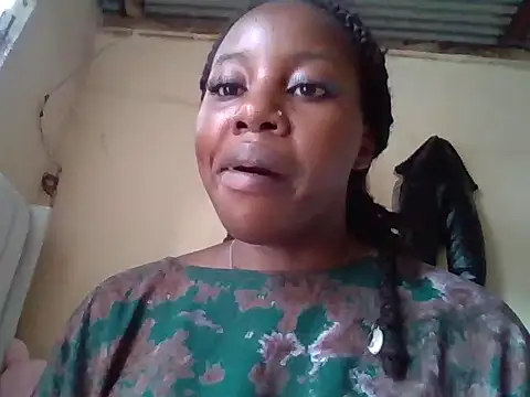 Queen loveer online show from 11/23/25, 08:47