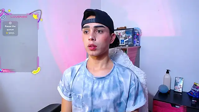 OwenBluee online show from 11/18/25, 11:03