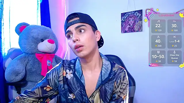 OwenBluee online show from 05/04/26, 07:32
