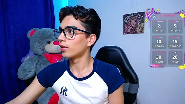 OwenBluee online show from 05/14/26, 09:05
