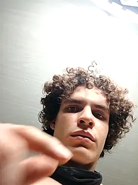 Snapshot of HarryKlein2 chatting on 12/02/25, 05:13 HarryKlein2 online show from 12/02/25, 05:13