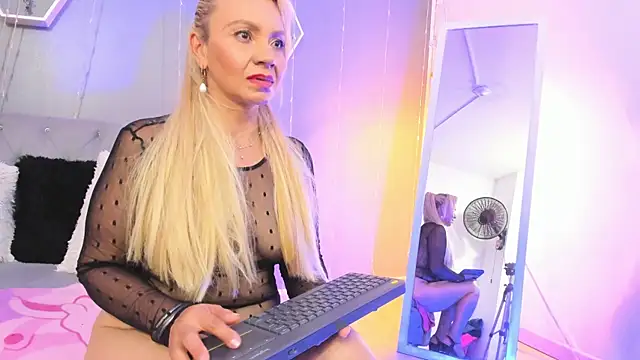 AnastasiaTaylor  online show from 02/28/25, 09:58