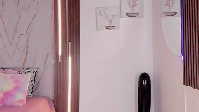 mia six66 online show from 03/01/26, 12:07