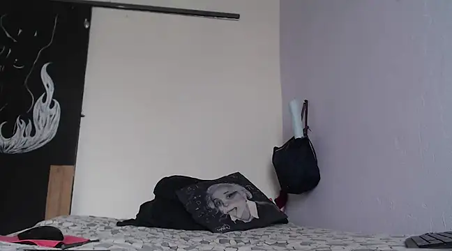 Zafiro subversiva online show from 02/25/25, 05:47