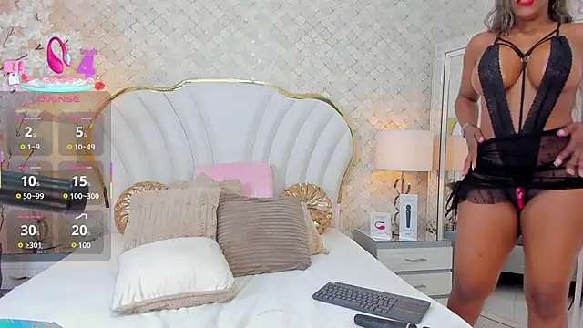 Snapshot of IsabellaKanned chatting on 10/06/25, 02:47 IsabellaKanned online show from 10/06/25, 02:47