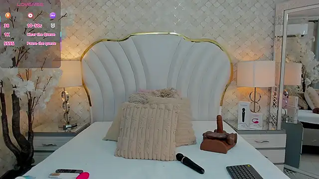 Snapshot of IsabellaKanned chatting on 11/15/25, 02:02 IsabellaKanned online show from 11/15/25, 02:02