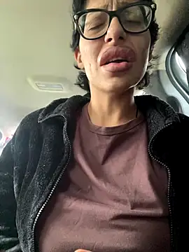 myloveforyouu online show from 11/23/25, 10:09