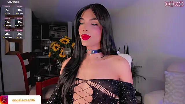 Snapshot of ANGELL06 chatting on 10/01/25, 04:51 ANGELL06 online show from 10/01/25, 04:51