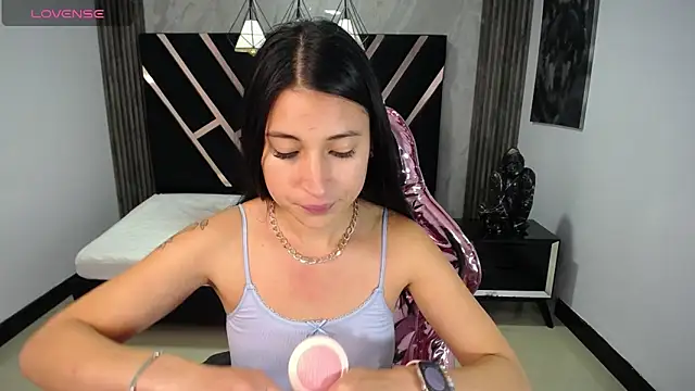 lizzyluk ch online show from 01/21/25, 03:54