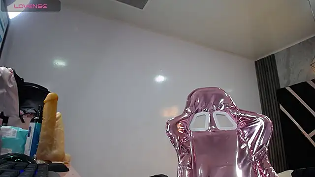 lizzyluk ch online show from 01/31/25, 06:25