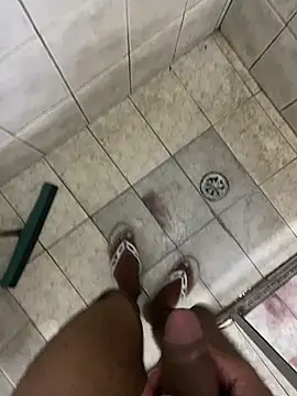 Snapshot of gomespauz chatting on 01/25/25, 10:18 gomespauz online show from 01/25/25, 10:18