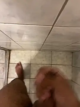 Snapshot of gomespauz chatting on 10/30/25, 02:13 gomespauz online show from 10/30/25, 02:13