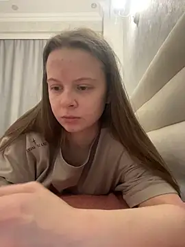 Snapshot of wrenlie chatting on 12/15/25, 03:00 wrenlie online show from 12/15/25, 03:00