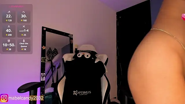 Snapshot of mabel_candy chatting on 02/15/25, 03:06 mabel candy online show from 02/15/25, 03:06