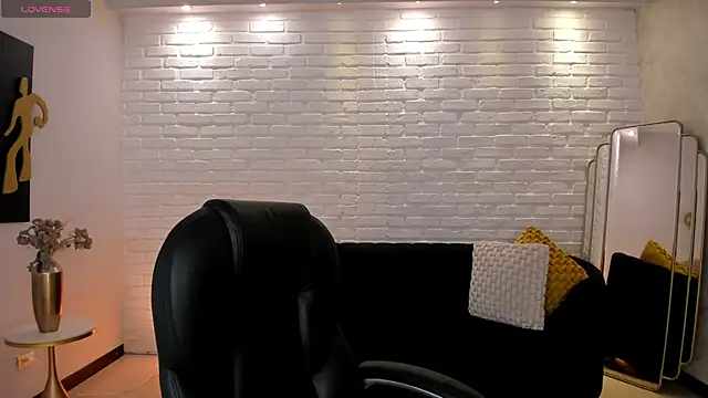 ValeriaRiveraX online show from 11/02/25, 11:51