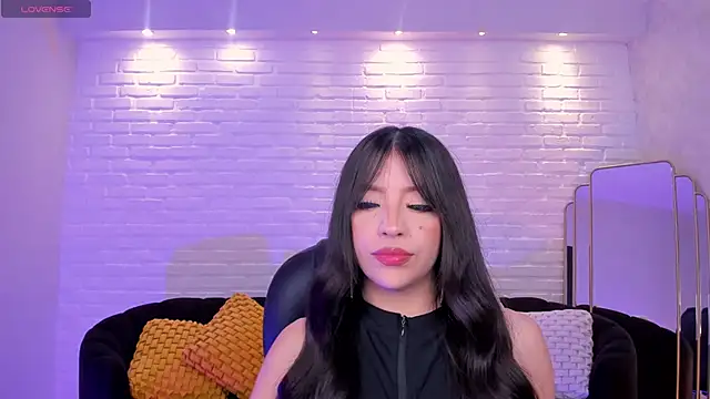 ValeriaRiveraX online show from 11/28/25, 04:04