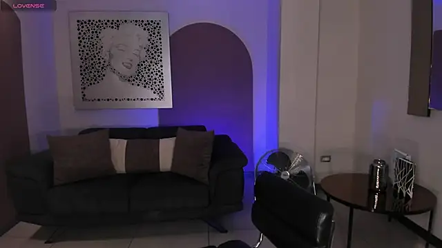 Snapshot of MariaHerrera_ chatting on 10/21/25, 03:07 MariaHerrera online show from 10/21/25, 03:07