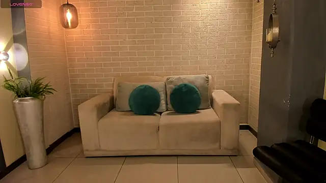 Snapshot of MariaHerrera_ chatting on 10/30/25, 08:53 MariaHerrera online show from 10/30/25, 08:53