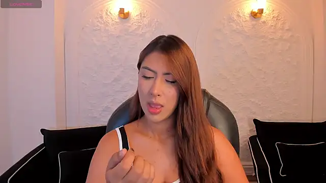 ArianaDumont online show from 05/17/26, 11:17