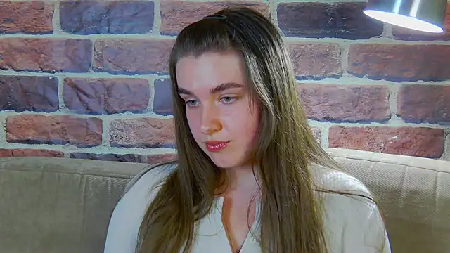 Snapshot of Sofia_Hugs chatting on 04/19/26, 06:10 Sofia Hugs online show from 04/19/26, 06:10