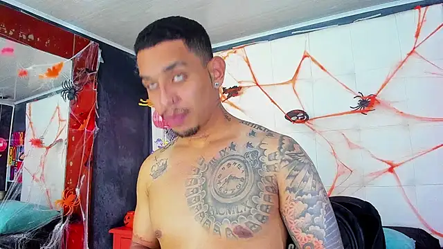 Damian09  online show from 10/28/25, 04:27