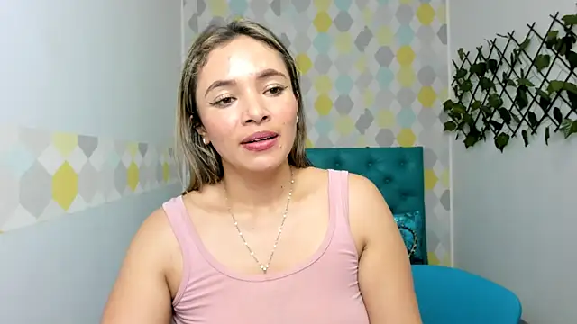 Snapshot of ArielleJones chatting on 01/12/25, 05:44 ArielleJones online show from 01/12/25, 05:44